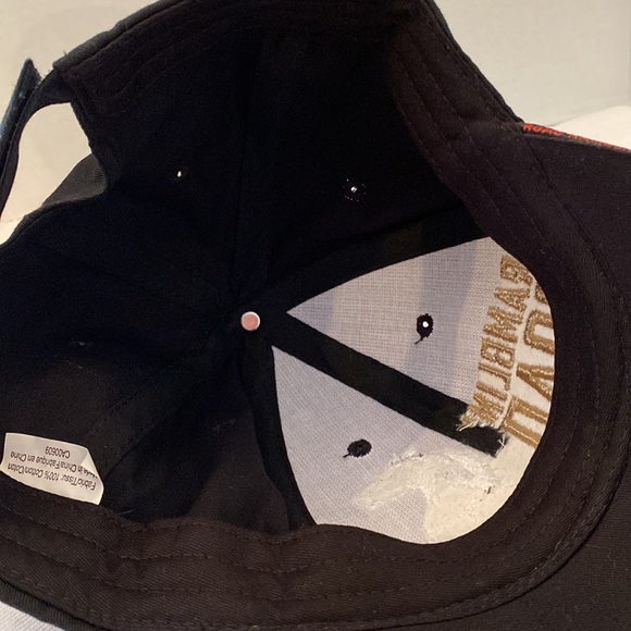 Canadian cap rambling road. Horse design. Preowned never worn adjustable - Picture 5 of 5